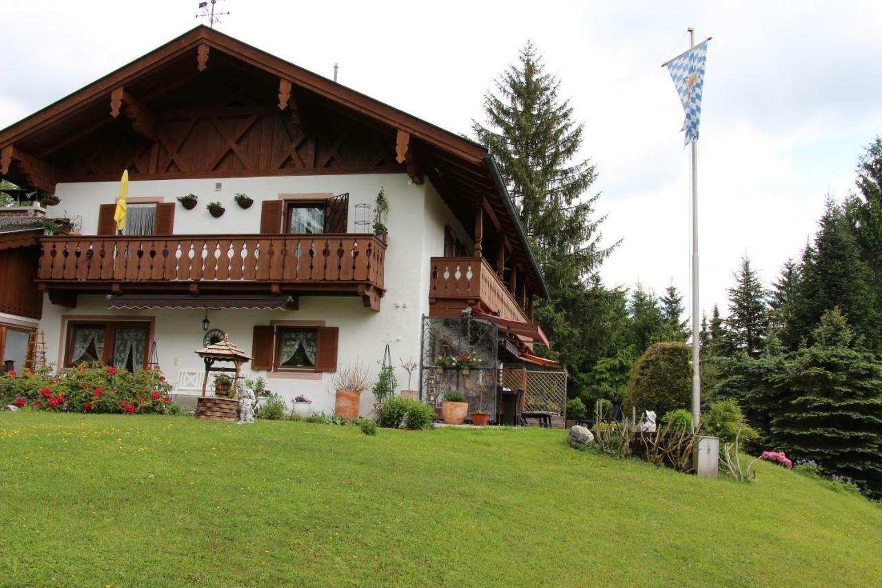 Landhaus Wiesenhof การ์มิช-พาร์เทนเคียร์เชน ภายนอก รูปภาพ
